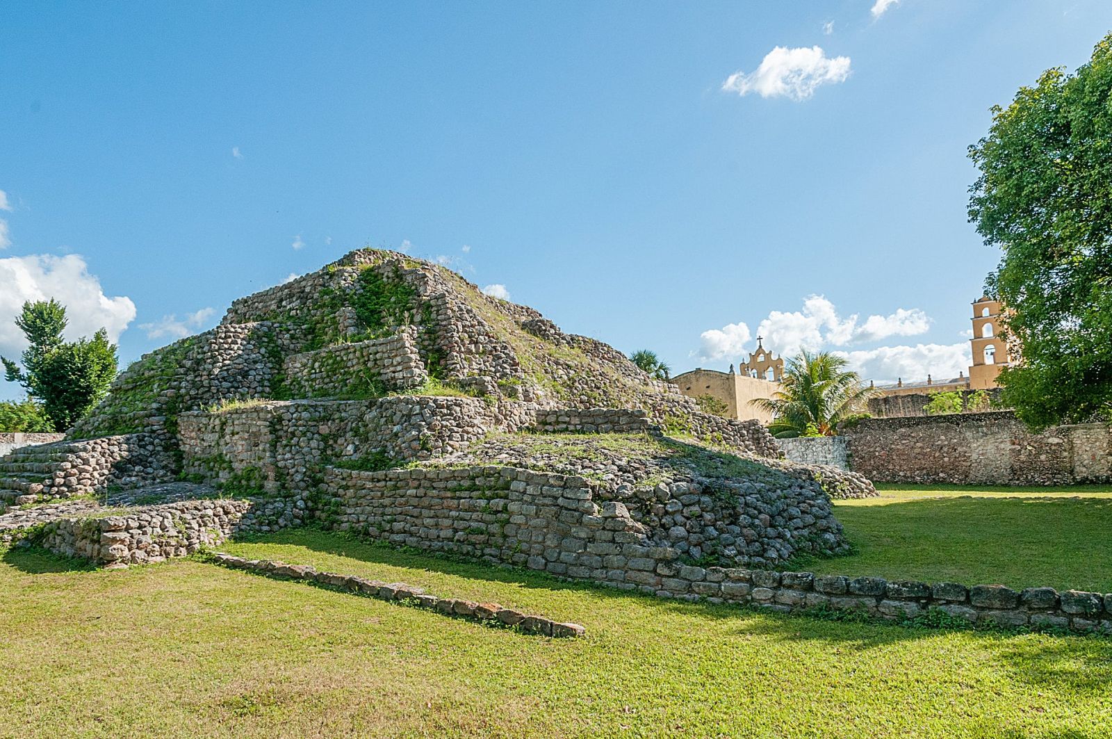 Acanceh - Pirámide Maya en medio del pueblo - Guía Yucatán